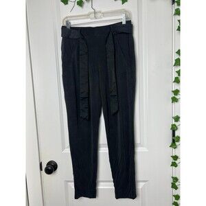 The tapered pants size Xs